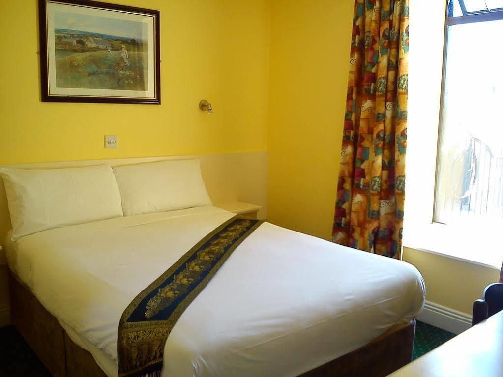 Imperial Hotel Лисдунварна Екстериор снимка